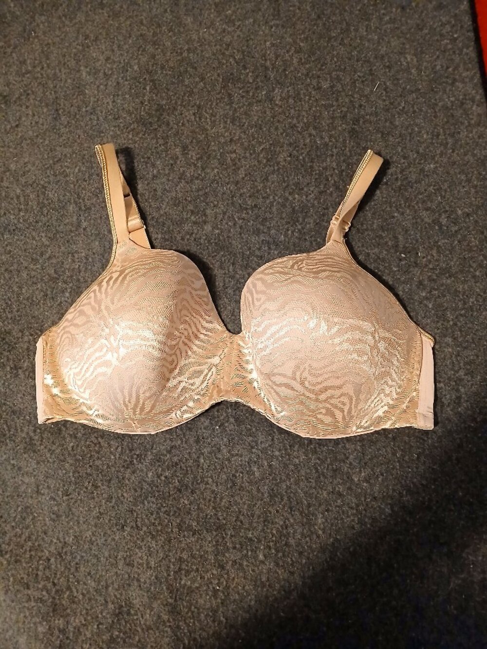 Playtex Style M585 Beige Underwire Support Bra 44D Smoothing Full Coverage